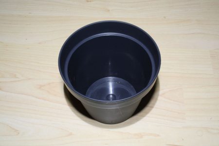 Übertopf Farbe schwarz