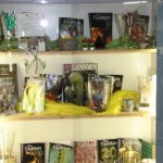 Fleischfressende Pflanzen Präsentation mit Fachbüchern 2006 in Kreuzwertheim von Carnivor-Plants im Innenbereich. fleischfressende pflanzen Ausstellung 2006 mit Fachbüchern.